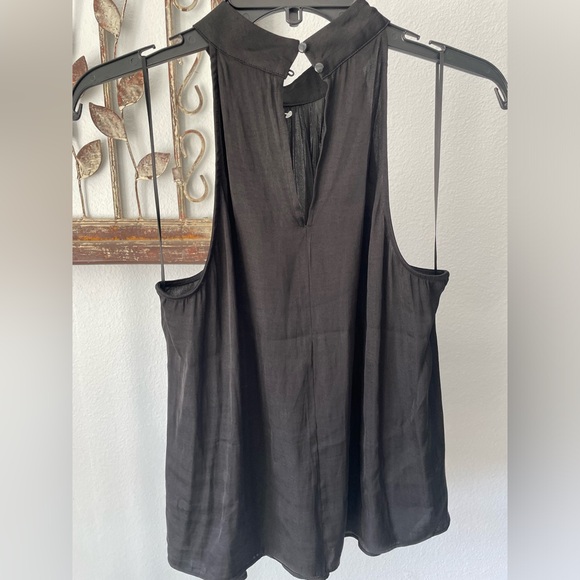 Top - Picture 2 of 3